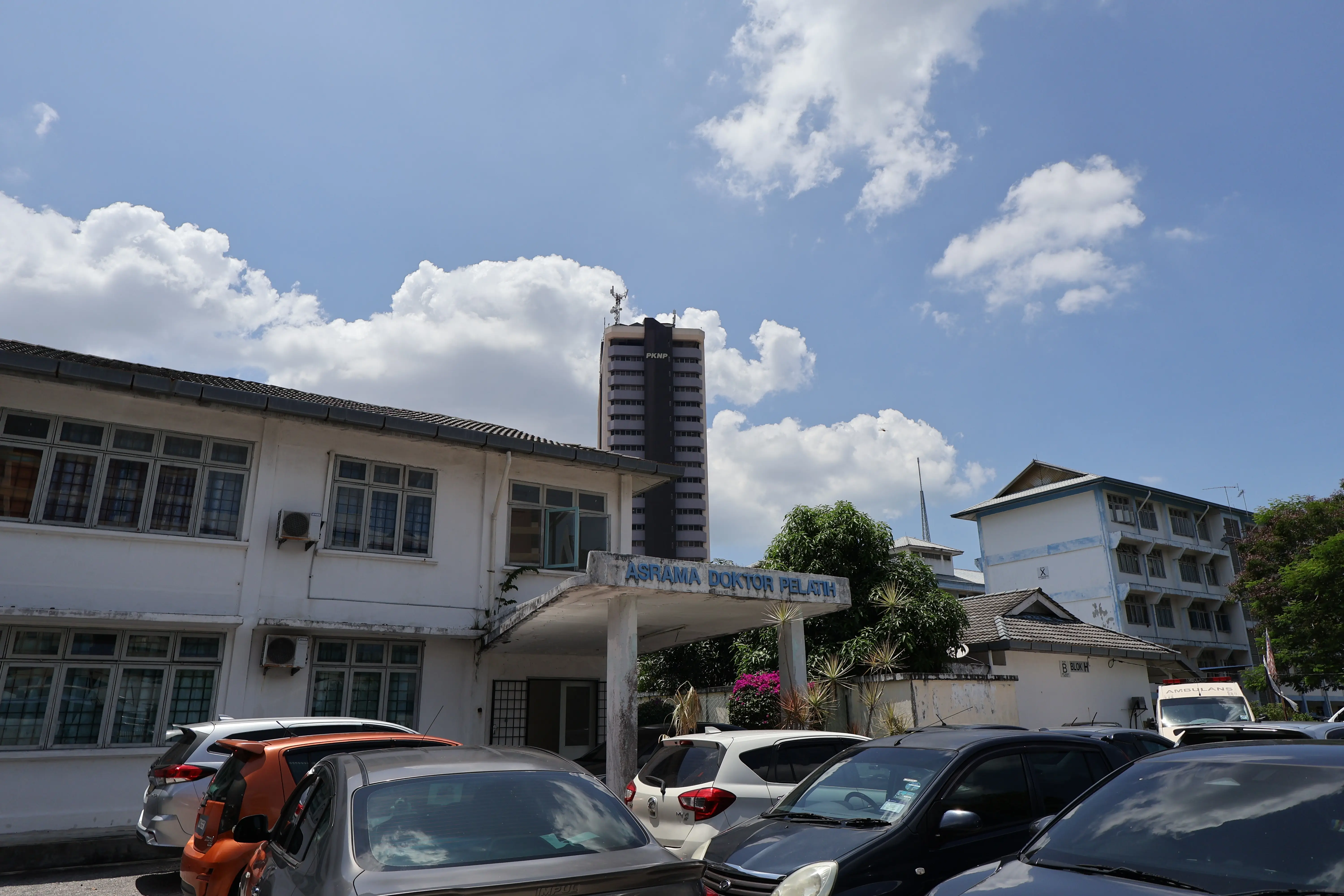 Asrama Doktor Pelatih, HTAA
